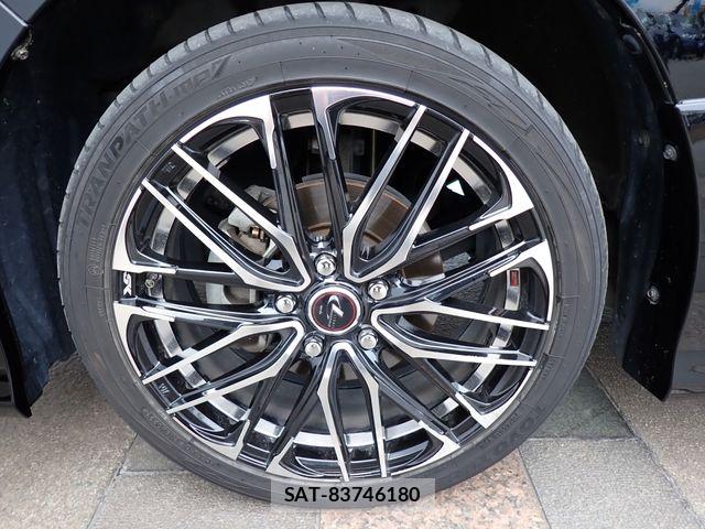 Toyota VOXY 2017-10 7061315-28