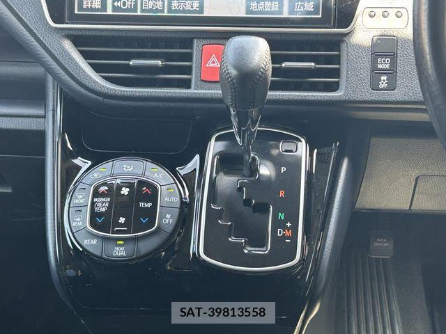 Toyota VOXY 2017-05 7061320-13