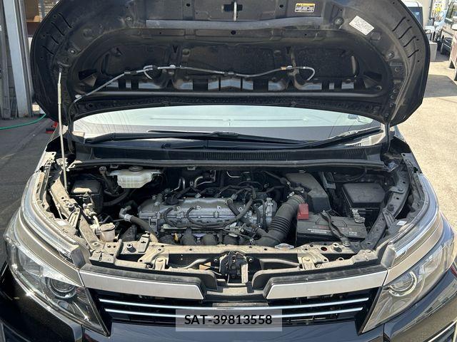 Toyota VOXY 2017-05 7061320-18