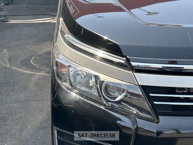 Toyota VOXY 2017-05 7061320-20