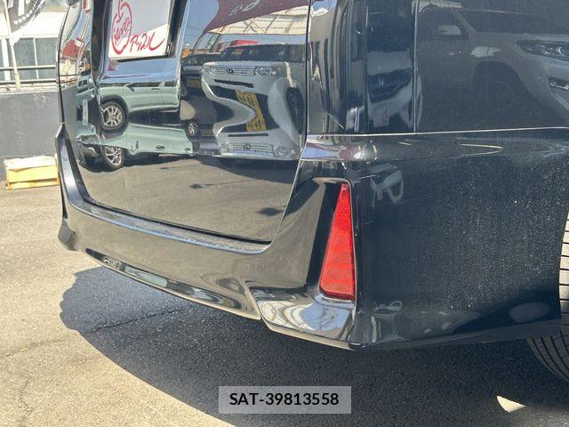Toyota VOXY 2017-05 7061320-23