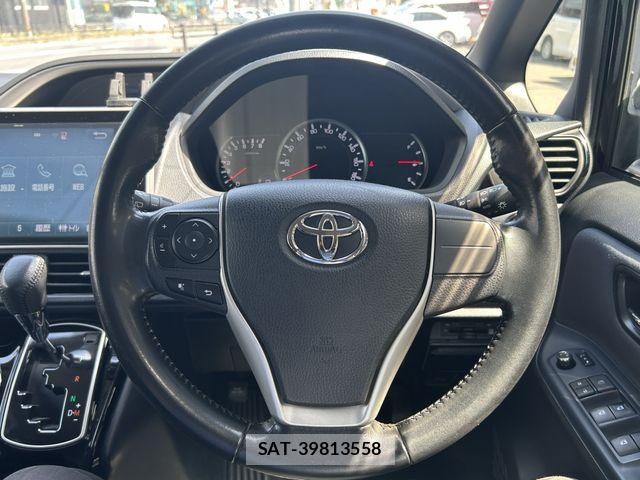 Toyota VOXY 2017-05 7061320-25