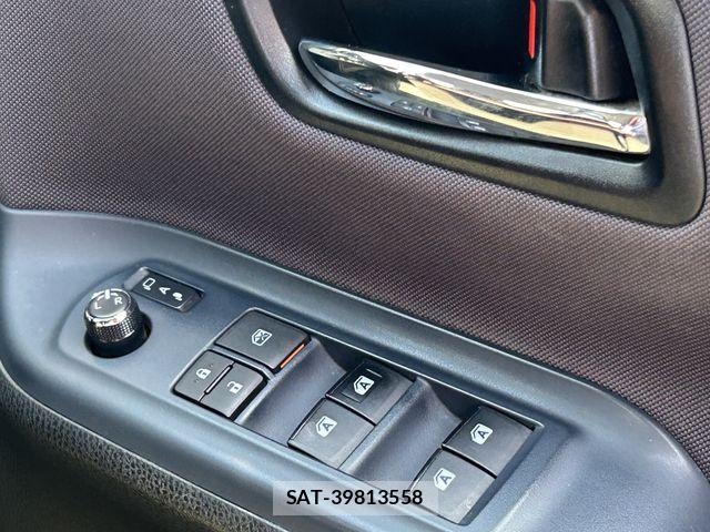 Toyota VOXY 2017-05 7061320-28