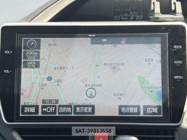 Toyota VOXY 2017-05 7061320-3