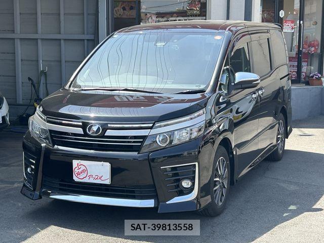 Toyota VOXY 2017-05 7061320-5