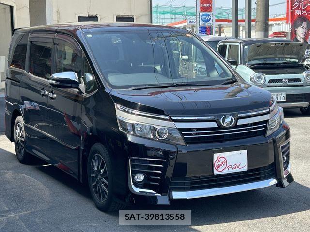 Toyota VOXY 2017-05 7061320-6
