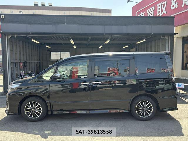 Toyota VOXY 2017-05 7061320-7
