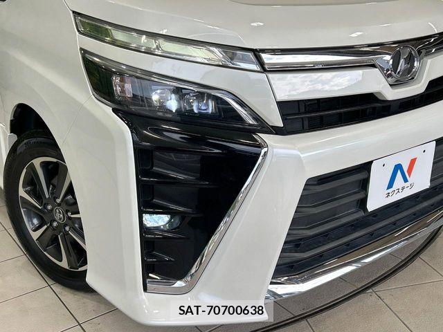 Toyota VOXY 2018-06 7061314-12