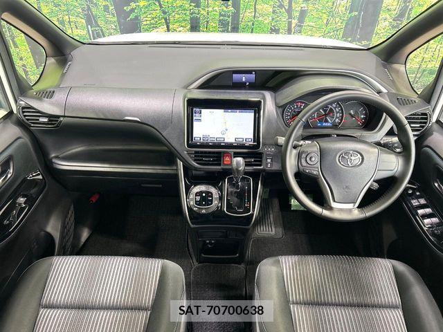 Toyota VOXY 2018-06 7061314-1