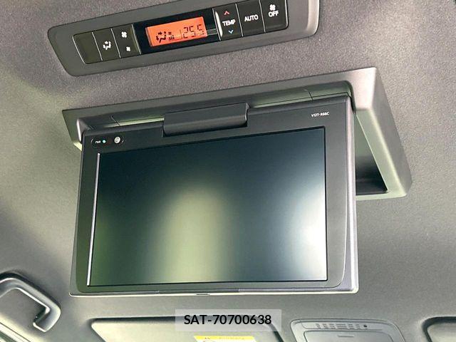Toyota VOXY 2018-06 7061314-4