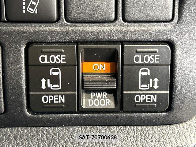 Toyota VOXY 2018-06 7061314-5