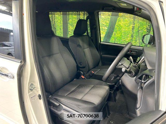 Toyota VOXY 2018-06 7061314-7