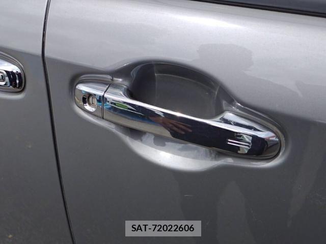 Toyota VOXY 2017-05 7061316-10