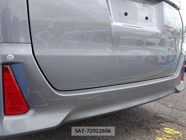 Toyota VOXY 2017-05 7061316-11