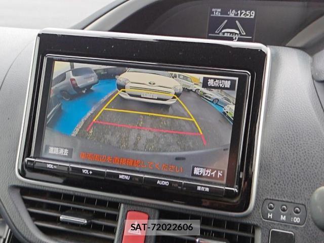Toyota VOXY 2017-05 7061316-14
