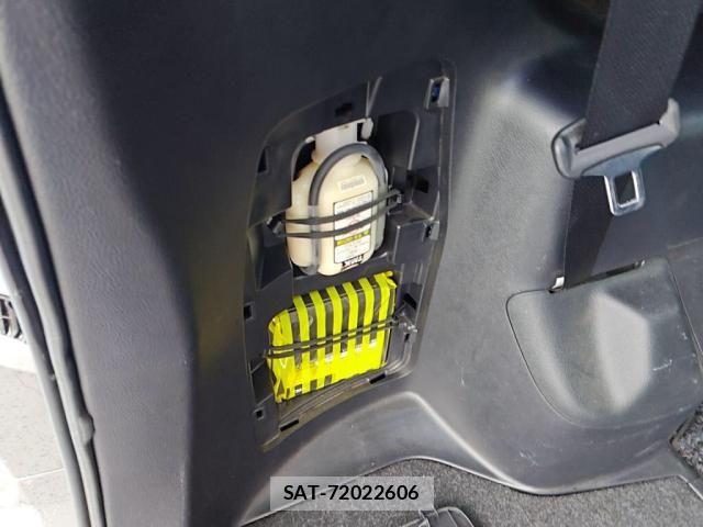 Toyota VOXY 2017-05 7061316-29