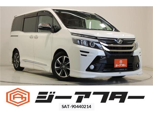 Toyota VOXY 2015-10 7061325-0