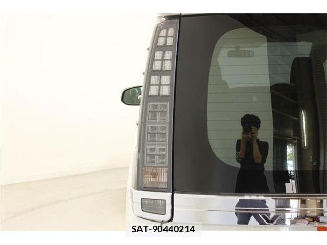 Toyota VOXY 2015-10 7061325-18