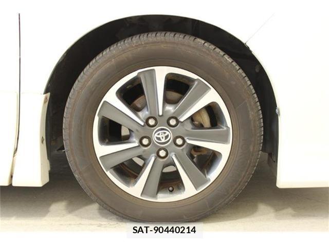 Toyota VOXY 2015-10 7061325-21