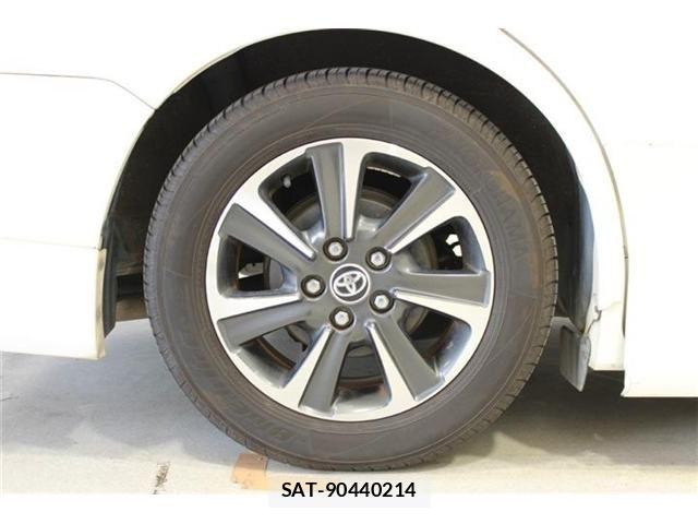 Toyota VOXY 2015-10 7061325-22