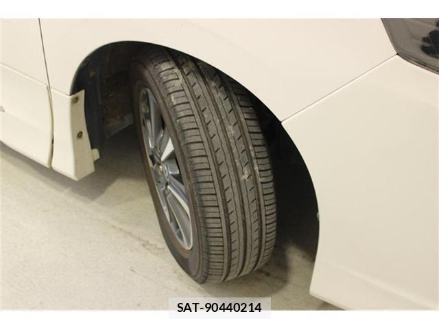 Toyota VOXY 2015-10 7061325-27