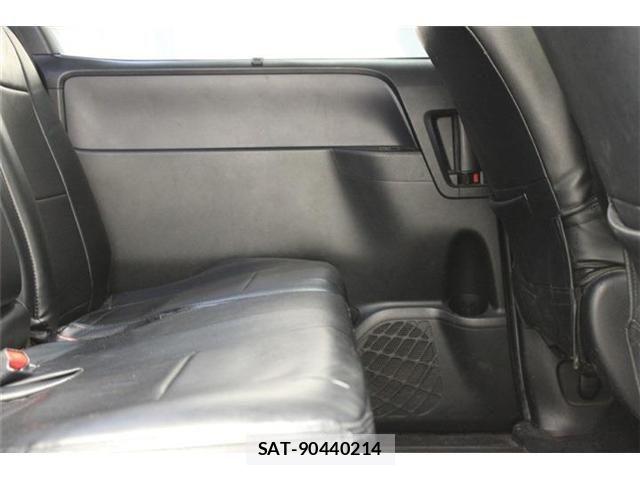 Toyota VOXY 2015-10 7061325-29