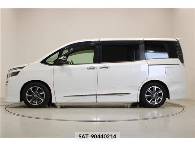 Toyota VOXY 2015-10 7061325-8