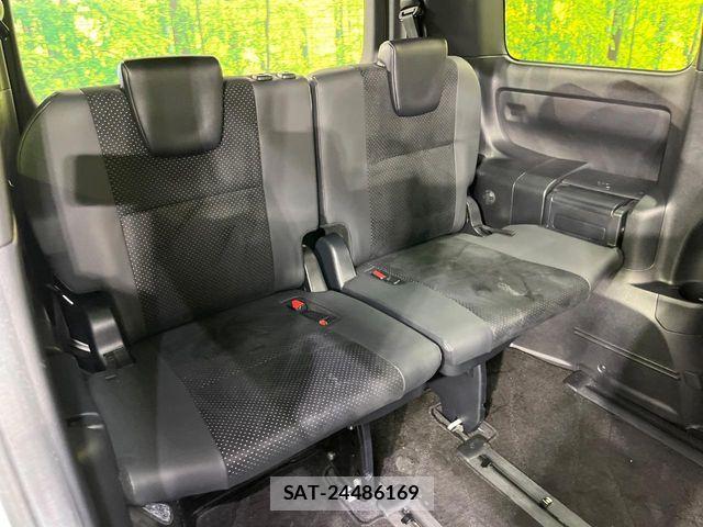 Toyota VOXY 2021-07 7061306-9