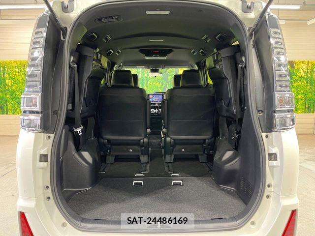 Toyota VOXY 2021-07 7061306-10