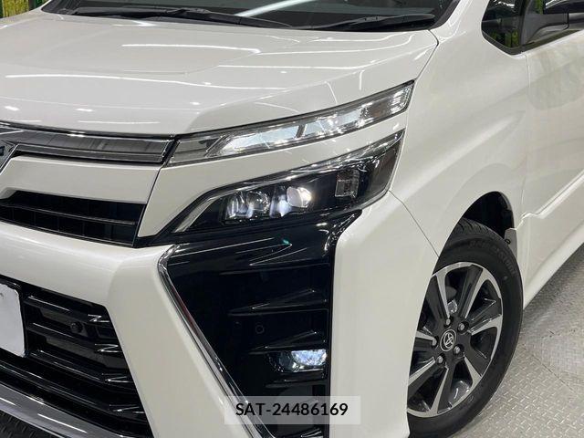 Toyota VOXY 2021-07 7061306-12