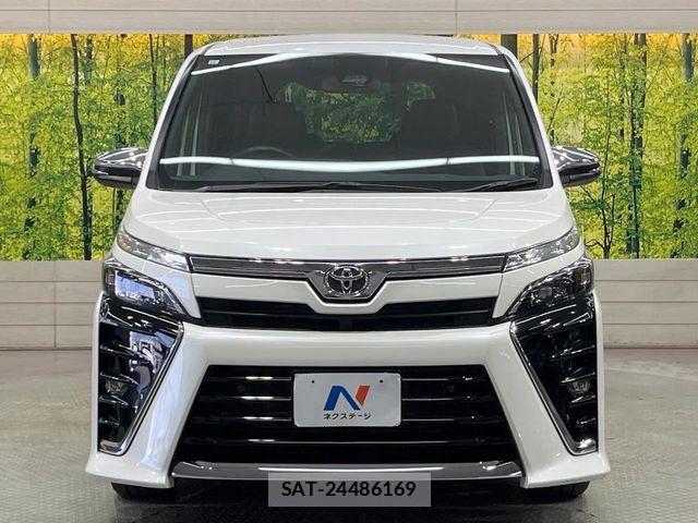 Toyota VOXY 2021-07 7061306-14