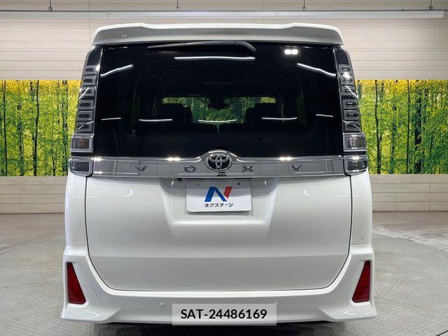 Toyota VOXY 2021-07 7061306-15