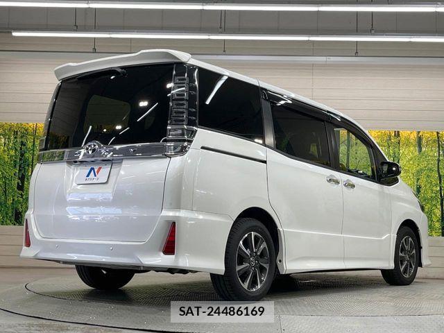 Toyota VOXY 2021-07 7061306-17