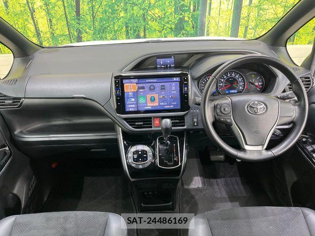 Toyota VOXY 2021-07 7061306-1