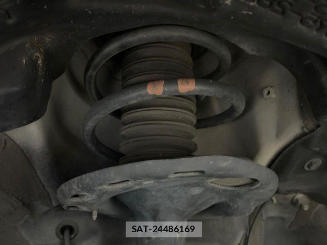Toyota VOXY 2021-07 7061306-19