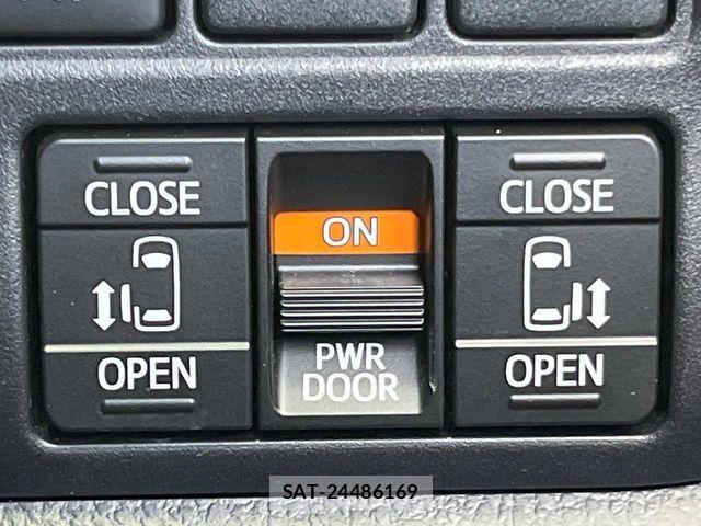 Toyota VOXY 2021-07 7061306-5