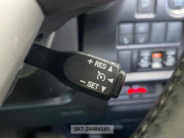 Toyota VOXY 2021-07 7061306-6