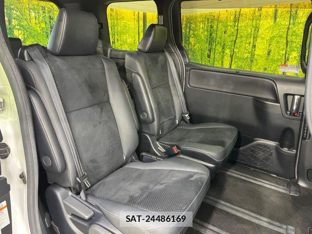 Toyota VOXY 2021-07 7061306-8