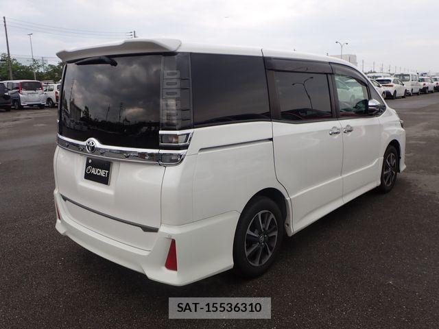 Toyota VOXY 2018-02 7061297-9