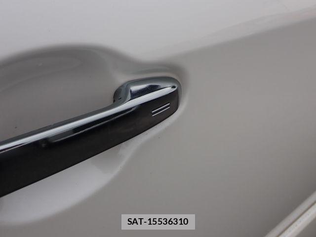 Toyota VOXY 2018-02 7061297-11