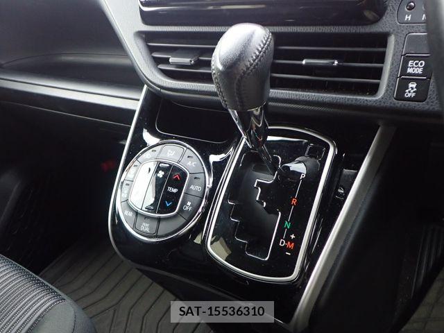Toyota VOXY 2018-02 7061297-16