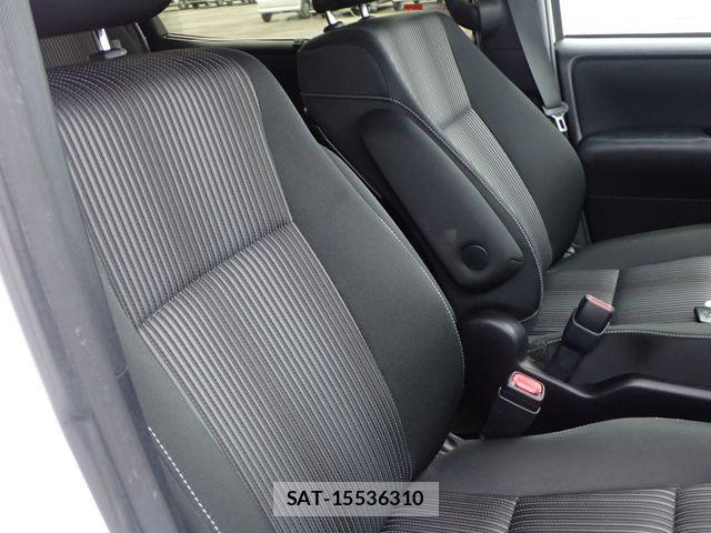 Toyota VOXY 2018-02 7061297-20