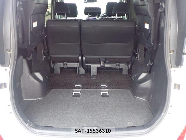 Toyota VOXY 2018-02 7061297-25