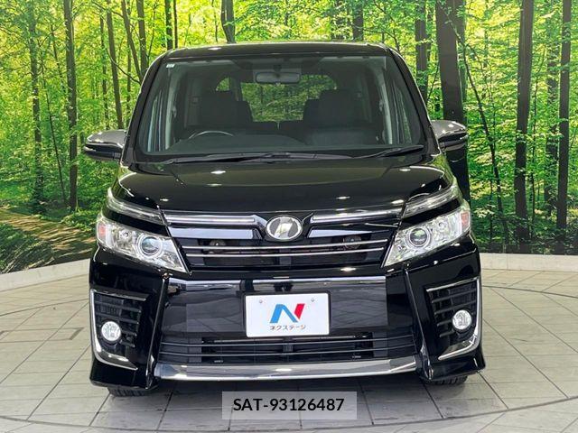 Toyota VOXY 2015-11 7061319-15