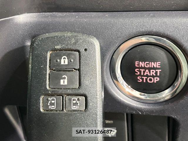 Toyota VOXY 2015-11 7061319-7