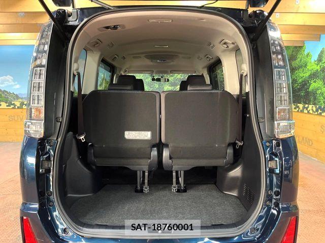 Toyota VOXY 2015-11 7061322-10
