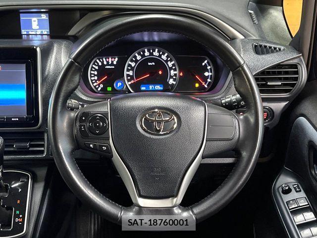 Toyota VOXY 2015-11 7061322-11