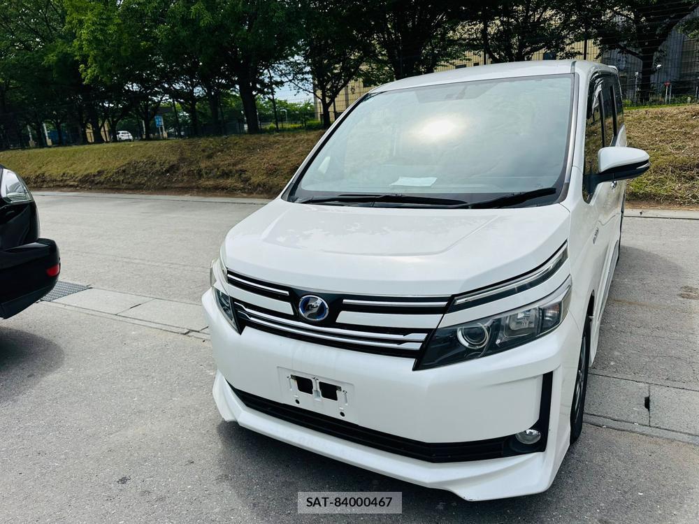 Toyota VOXY 2014 6937239-0