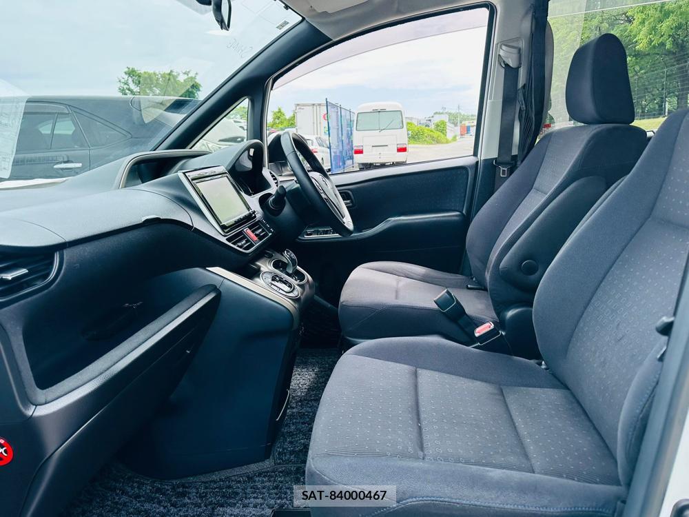 Toyota VOXY 2014 6937239-10