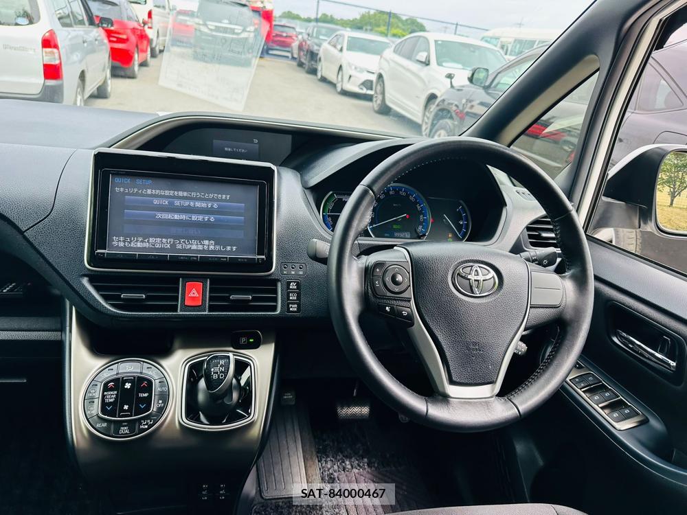 Toyota VOXY 2014 6937239-13